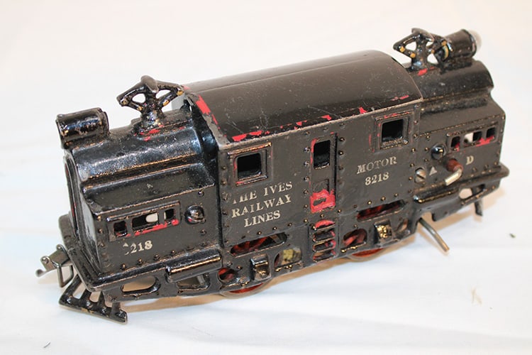 1922 Ives Clockwork Train Engine #32?, Ives 3218 Engine - 2