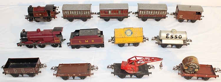 Group of Vintage Hornby "O" Gauge Trains (1 of 5)