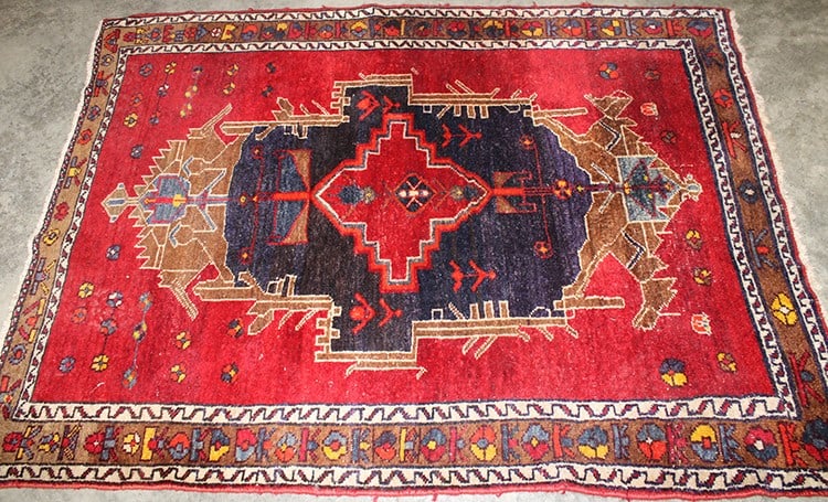 Pretty Handmade Rug Made in Iran (1 of 5)