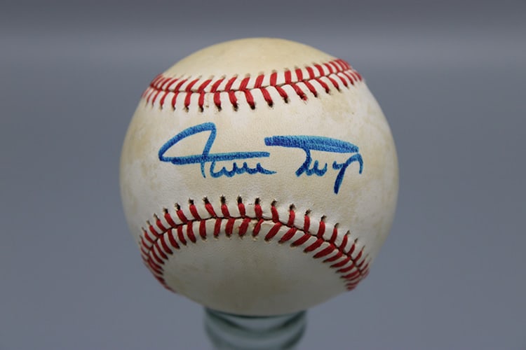 Willie Mays Signed Baseball: Willie Mays signed baseball from a Schenectady collector's estate.