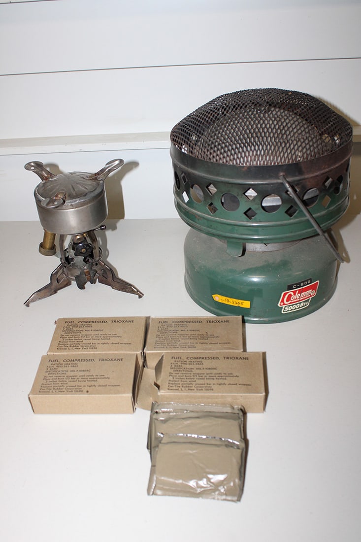 US Military Mountain Stove WW2 Rations (1 of 4)
