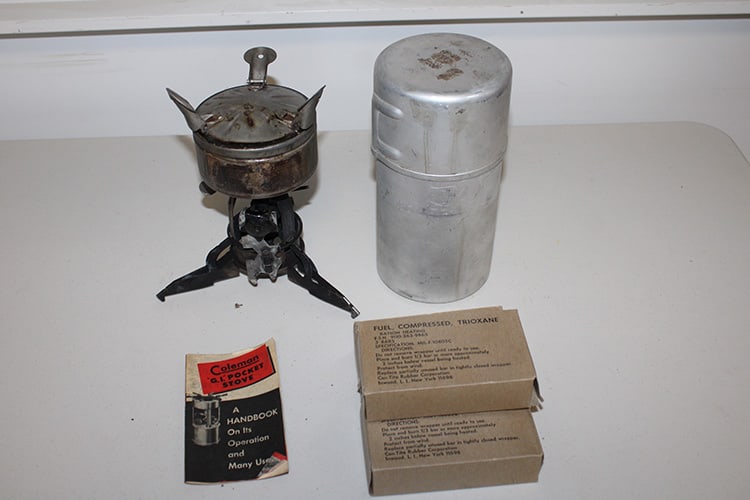 WW2 GI Pocket Stove by Coleman (1 of 5)