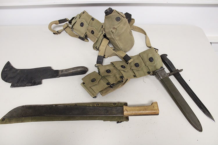 Original WW2 Cartridge Belt with Canteen, US Bayonet, Machete (1 of 6)