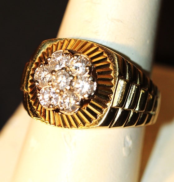 Fabulous 18K Rolex Men's Cluster Diamond Ring (1.7 Carats) 8 Dwt: Fabulous 18k Rolex men's cluster diamond ring (1.7 carats) 8 dwt. Estate fresh. All in nice condition (very impressive). Appr. size 9.