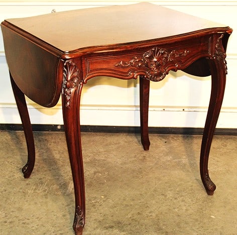 Wonderful American Rosewood Galusha Style Dropleaf Writing Desk: Wonderful American Rosewood Galusha Style Dropleaf Writing Desk. Has 1 drawer, shell carved cabriole legs. A nice piece of American Victorian furniture. Pittsfield estate. Size closed 28" wide X 28" t