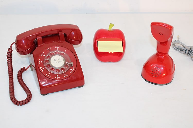 2 Vintage Red Rotary Phones (1 of 10)