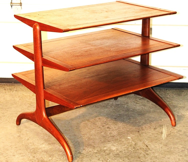 Mid-Century Modern "Heritage" Henredon 1950's Magazine Tree Table: Mid-Century Modern "Heritage" Henredon 1950's Magazine Tree Table. In nice condition, has a couple of rings on the top (see photo), estate fresh. 28" wide X 25" tall X 24" deep.