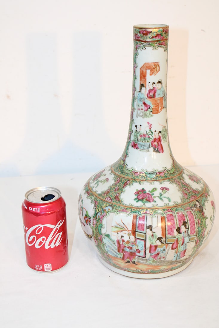 Fine 14" Antique Chinese Rose Medallion Bottle Neck Vase: Fine 14" Antique Chinese Rose Medallion Bottle Neck Vase. No chips or cracks, all in nice condition. Estate fresh.