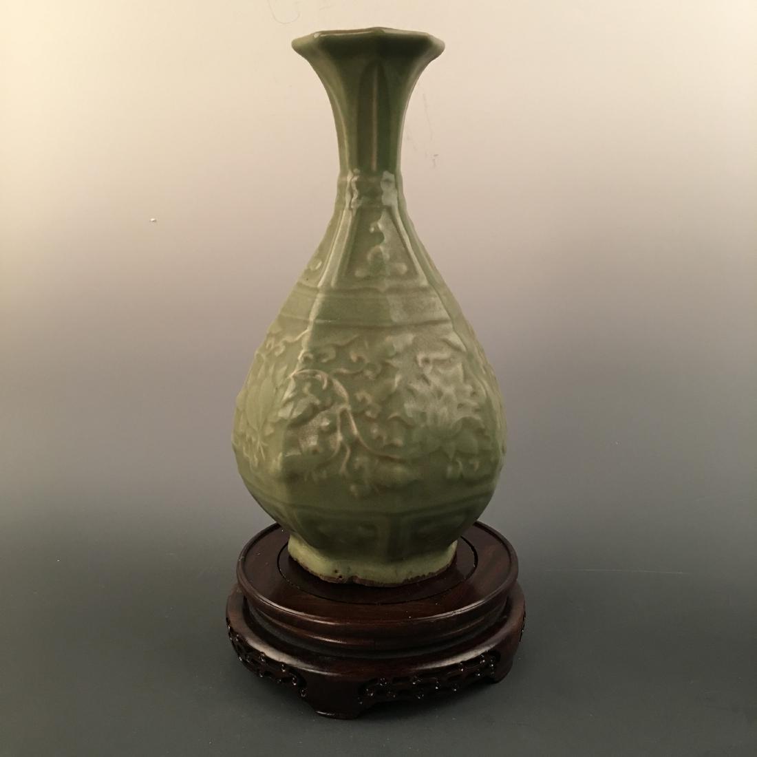 Chinese Yue Ware Bottle Garlic Vase (1 of 6)
