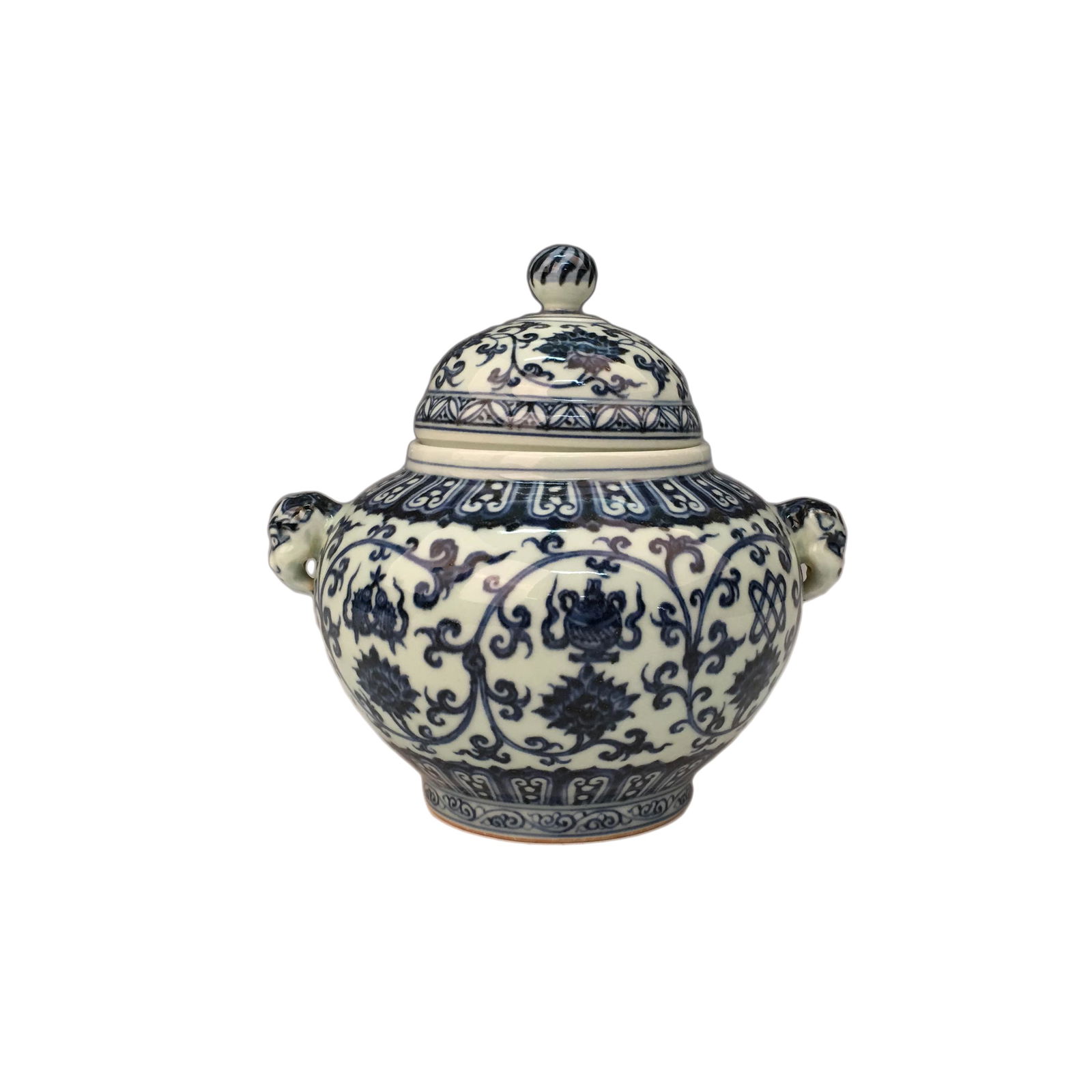 Chinese Blue-White 'Lotus' Jar and Cover, Xuande Mark (1 of 10)