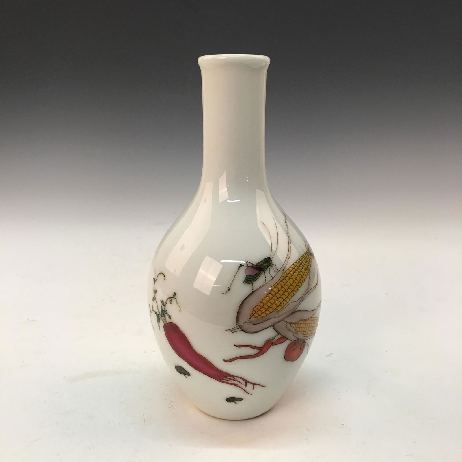 Chinese Famille Rose Bottle Vase, Yongzheng Mark: Chinese Famille Rose Bottle Vase, Yongzheng Mark 8'' H 3-1/2'' W 0.8 lb Shipping: We are able to pack and ship this item to an address in the United States via UPS Ground or USPS Priority Mail for $30