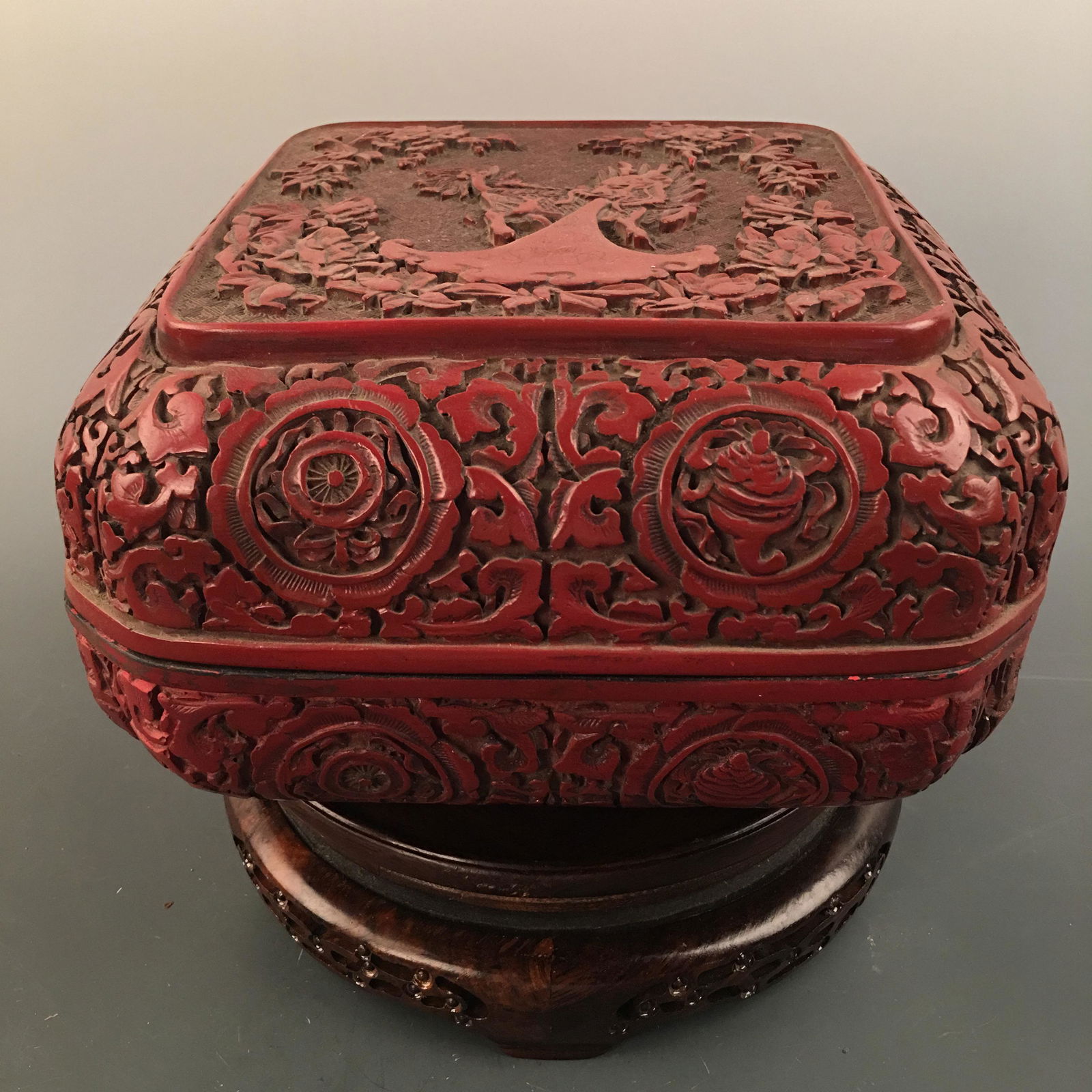 Chinese Lacuqare Ware Square Box and Cover, Qianlong (1 of 10)