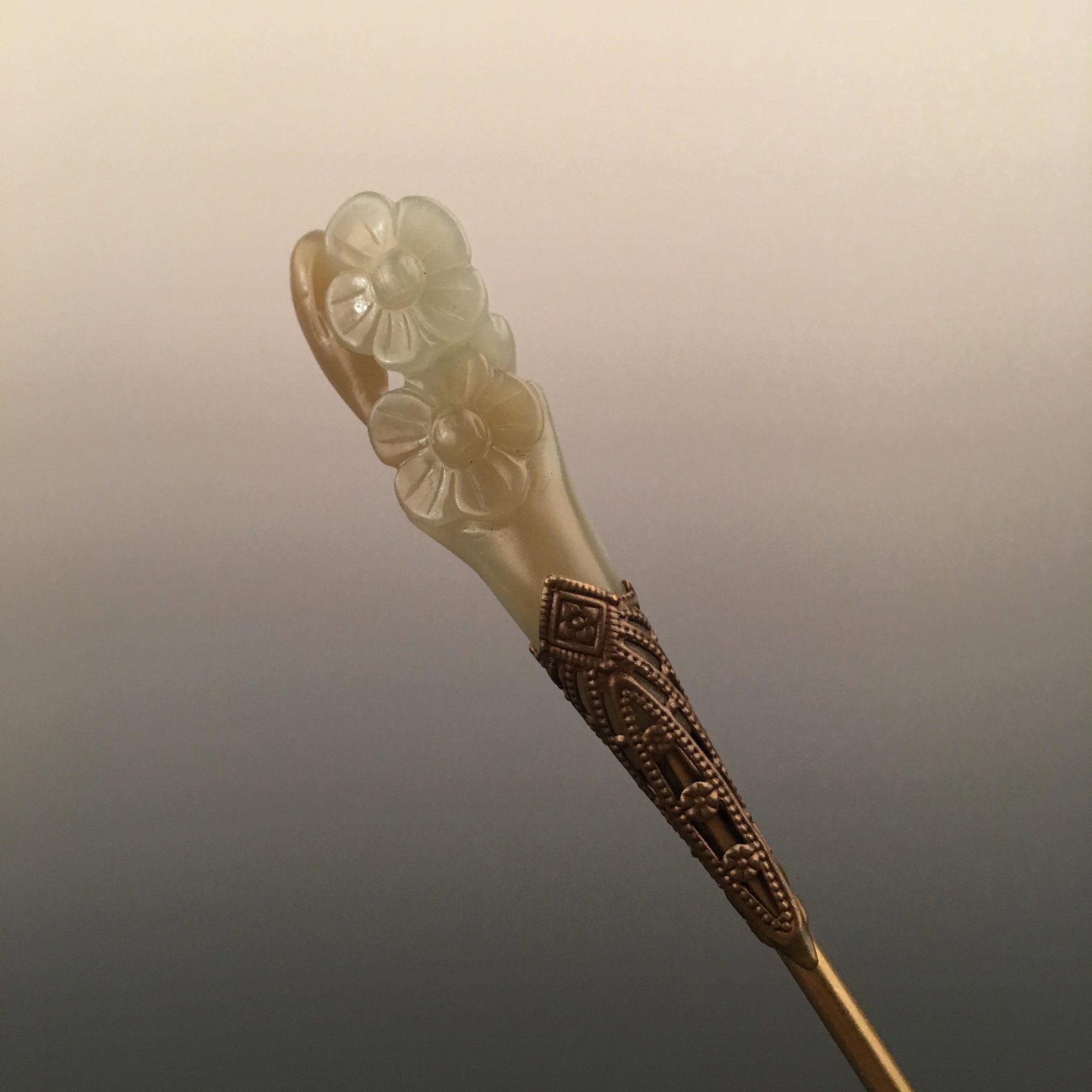 Chinese Jade Hair Clasp: Chinese Jade Hair Clasp 7'' H; 1/2'' W; 19 g Shipping: We are able to pack and ship this item to an address in the United States via UPS Ground or USPS Priority Mail for $25.00. Tracking information w