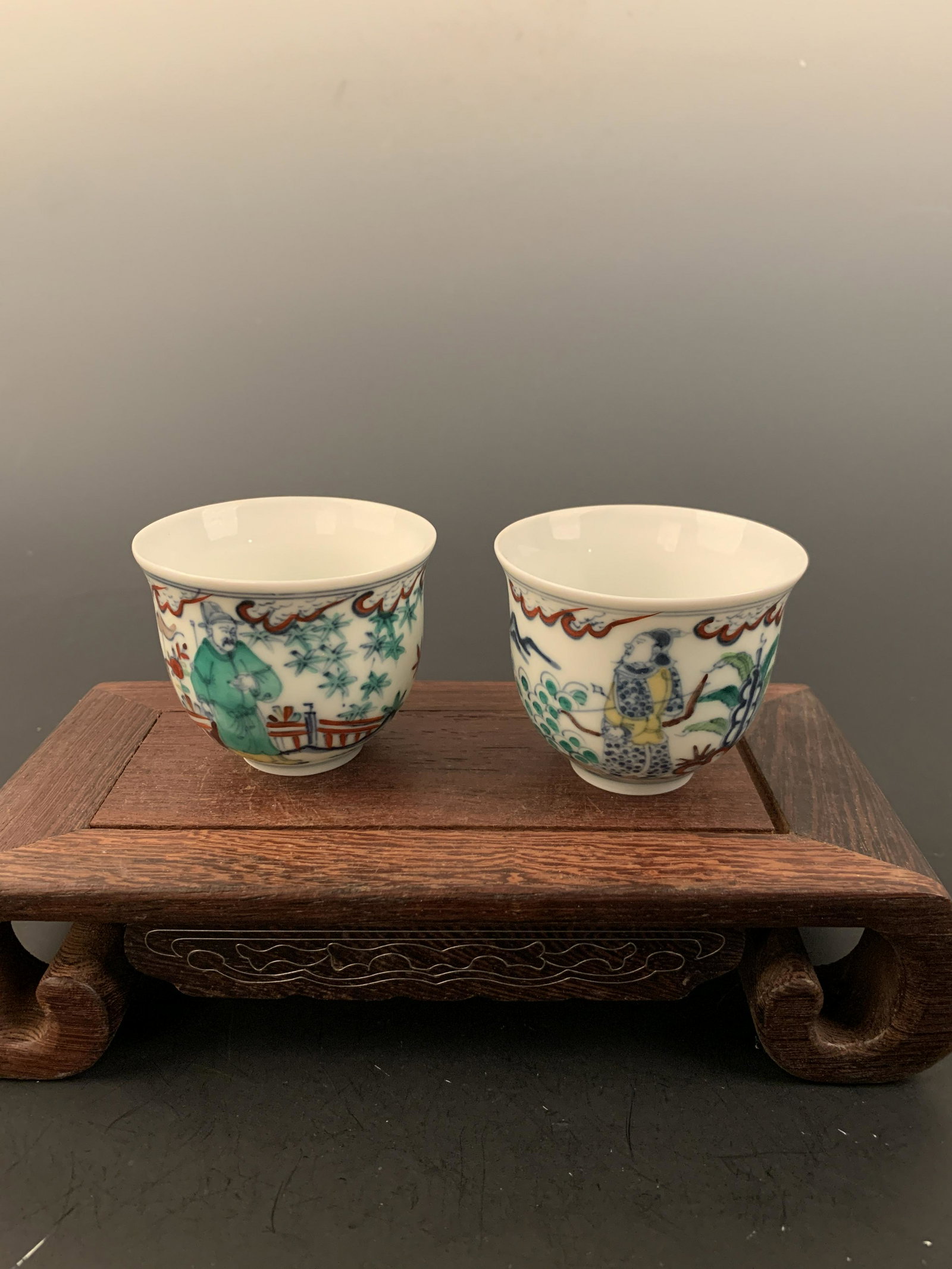 Chinese Doucai Wine Cop Chenghua Mark: Chinese Doucai Wine Cop Chenghua Mark 1-3/4'' H,2-1/2'' W; 0.4 lb Shipping: We are able to pack and ship this item to an address in the United States for $30 via UPS Ground or USPS Priority Mail. Trac