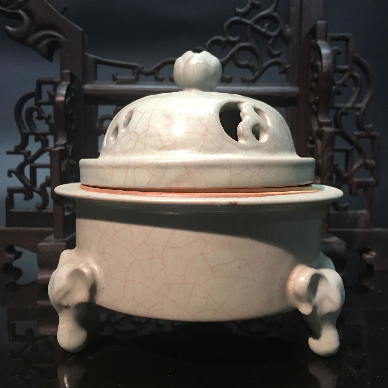 Chinese Celdon Glazed Tripod Censor (1 of 7)