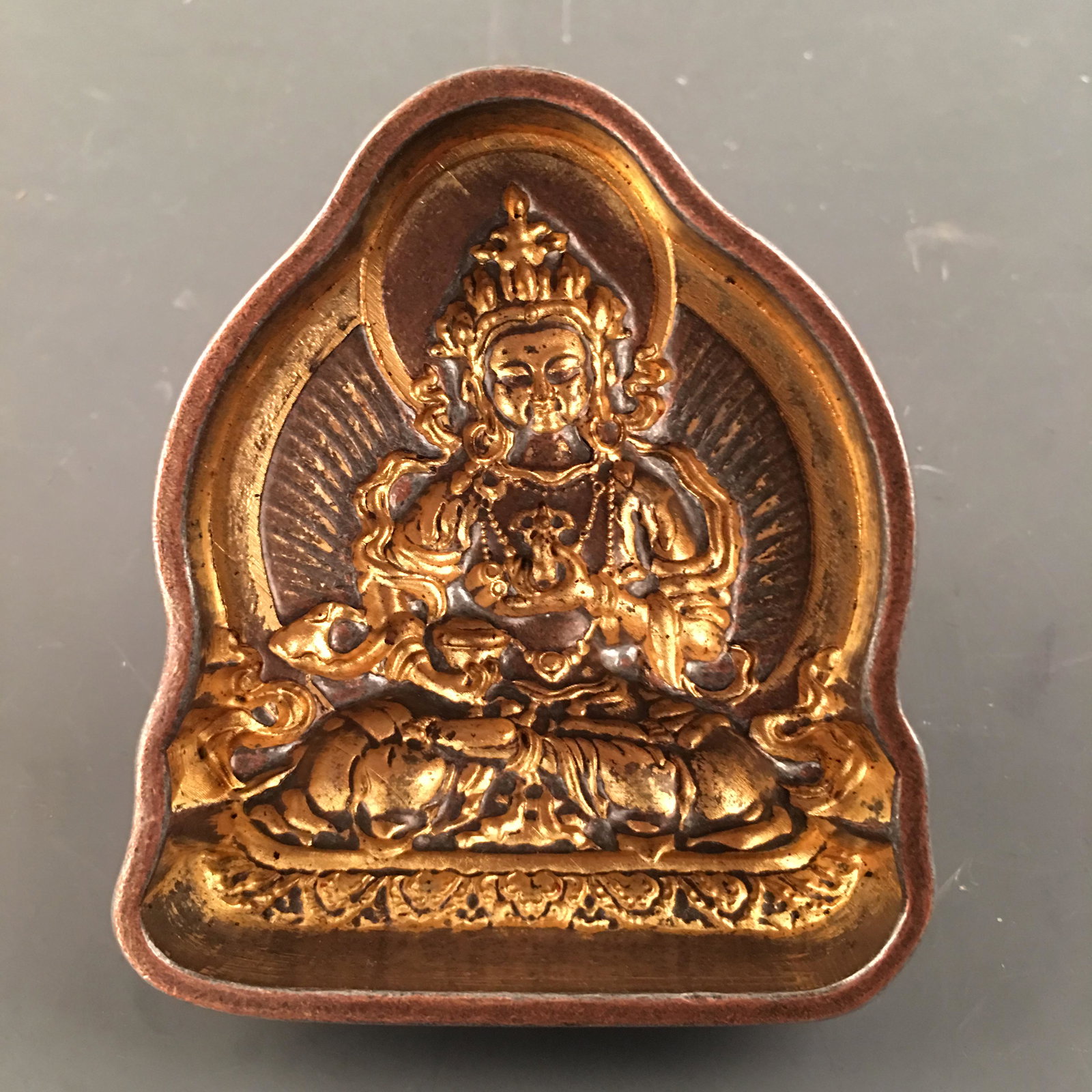 Chinese Buddha Bronze Mould: Chinese Buddha Bronze Mould 3-3/4'' H; 3-1/4'' W; 474 g Shipping: We are able to pack and ship this item to an address in the United States via UPS Ground or USPS Priority Mail, inquiry for quote. Tra