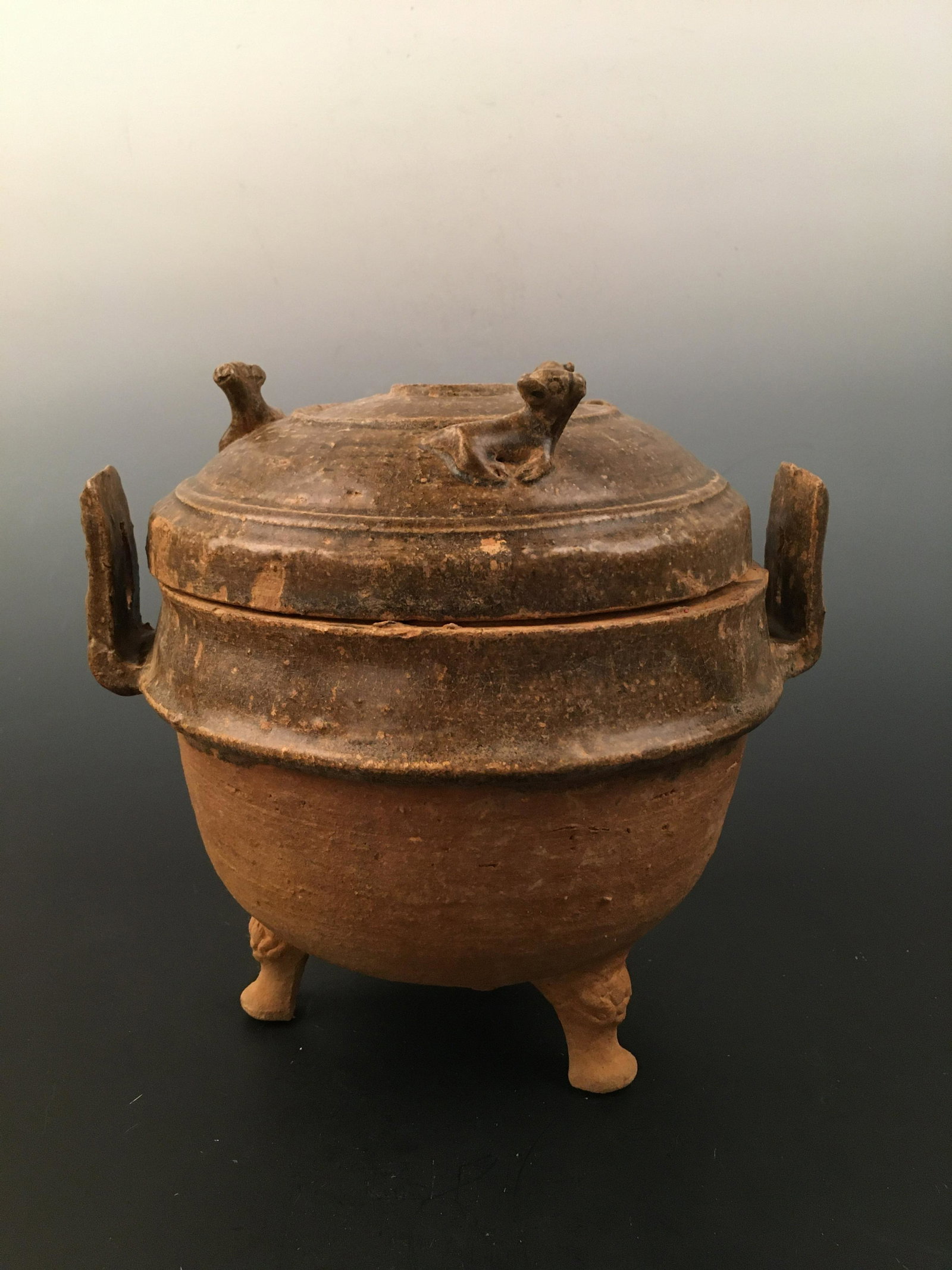 Chinese Yue Yao Censer with Cover: Chinese Yue Yao Censer with Cover 9-1/2'' H,10'' W; 7.2 lb Shipping: We are able to pack and ship this item to an address in the United States for $40 via UPS Ground or USPS Priority Mail. Tracking in