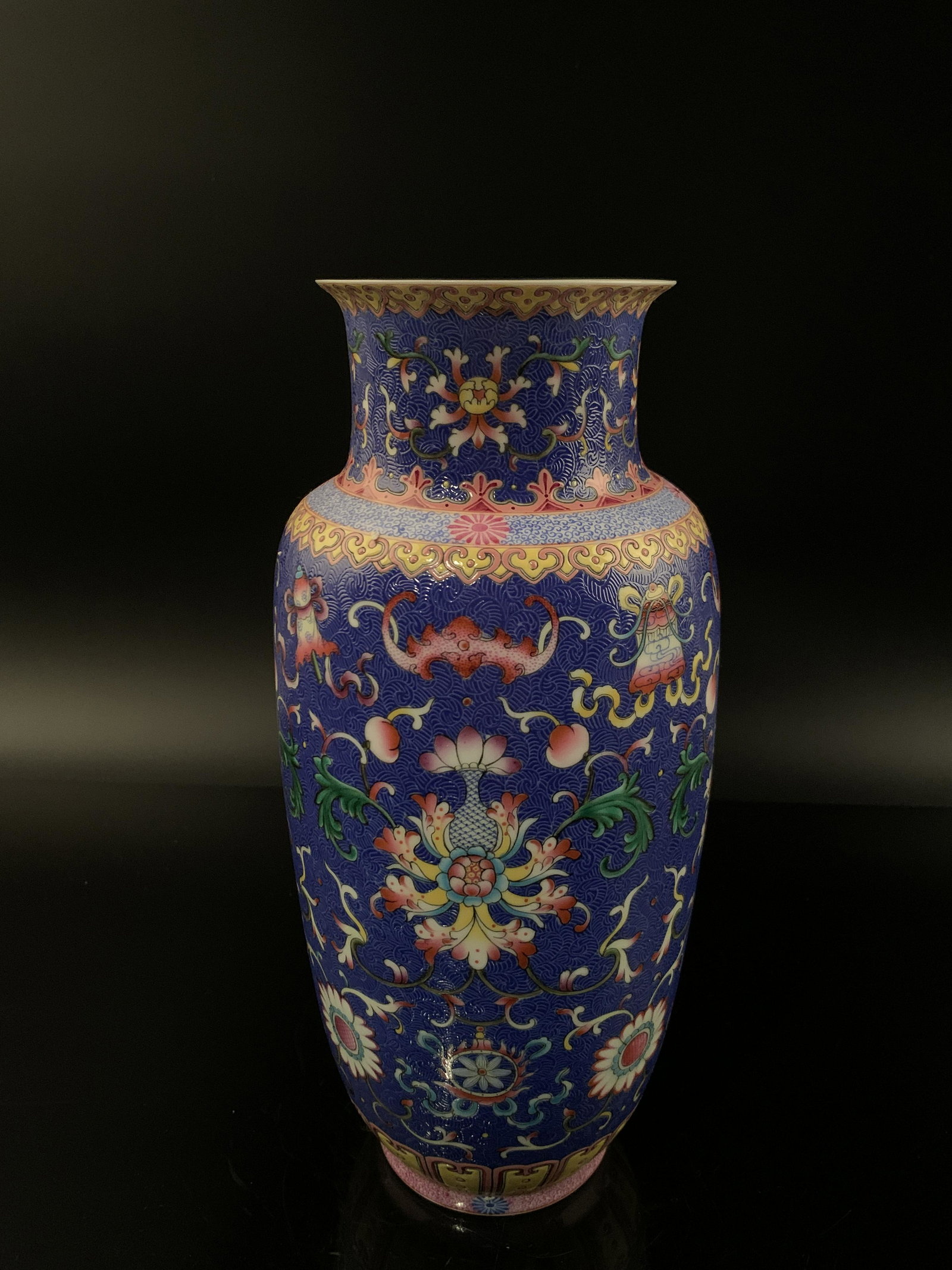 Chinese Famille Rose Porcelain Vase: Chinese Famille Rose Porcelain Vase 30 cm'' H, 13 cm'' W; 650 g Shipping: We are able to pack and ship this item to an address in the United States for $35 via UPS Ground or USPS Priority Mail. Tracki