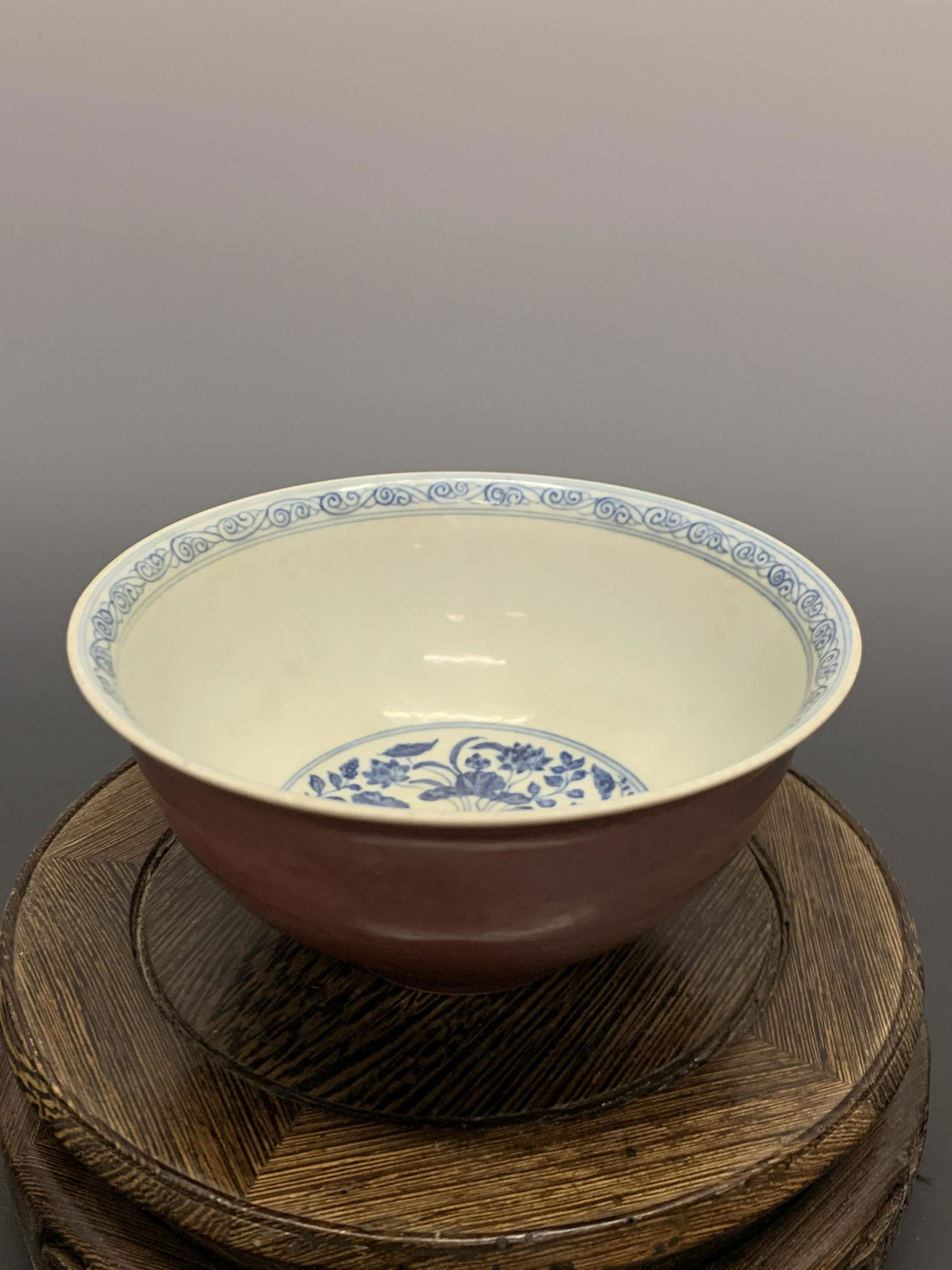 Chinese Ming Dynasty Blue Copper-Red Bowl: Chinese Ming Dynasty Blue Copper-Red Bowl 7.5cm H, 15.5cm W; 328 g Shipping: We are able to pack and ship this item to an address in the United States for $40 via UPS Ground or USPS Priority Mail. Tra