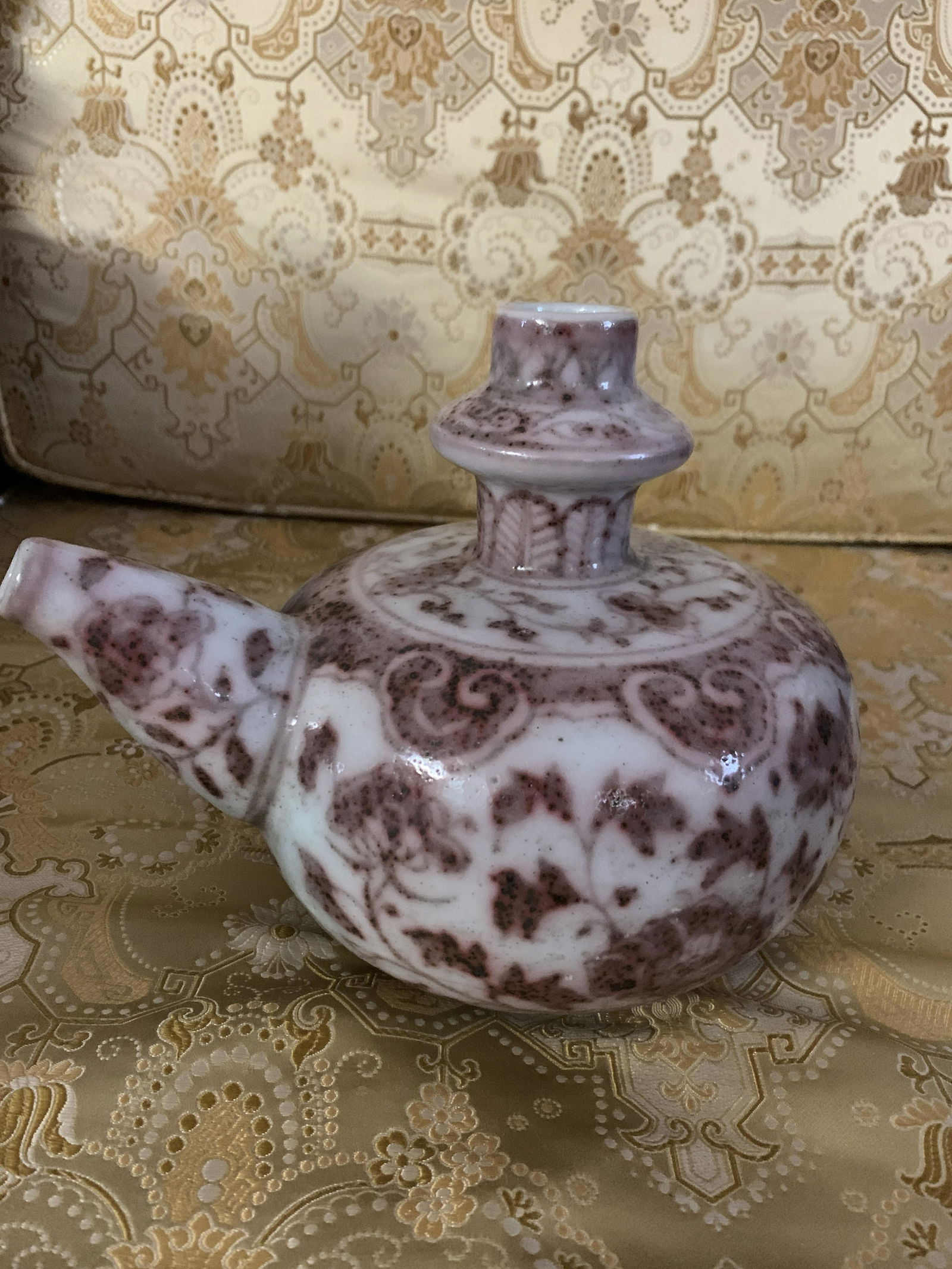 Chinese Ming Dynasty Copper-Red Water Pot: Chinese Ming Dynasty Copper-Red Water Pot 16cm H; 18cm W;880 g Shipping: We are able to pack and ship this item to an address in the United States via UPS Ground or USPS Priority Mail for $45. Trackin