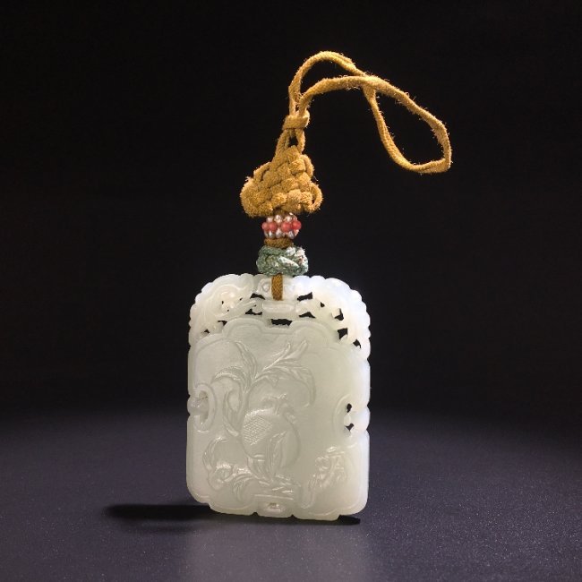 Chinese old Hetian jade ornaments (1 of 8)