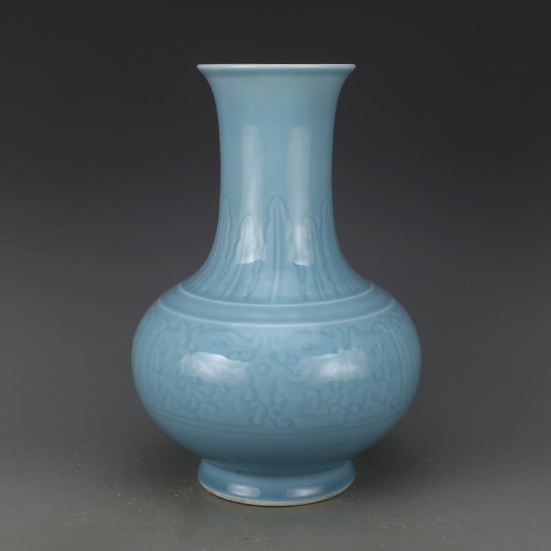 Chinese Song Dynasty blue glazed porcelain bottle: Size; height 31cm (12.2 in)diameter 11.5cm(4.5 in) belly 22cm(8.6 in) bottom diameter 12cm（4.7 in）