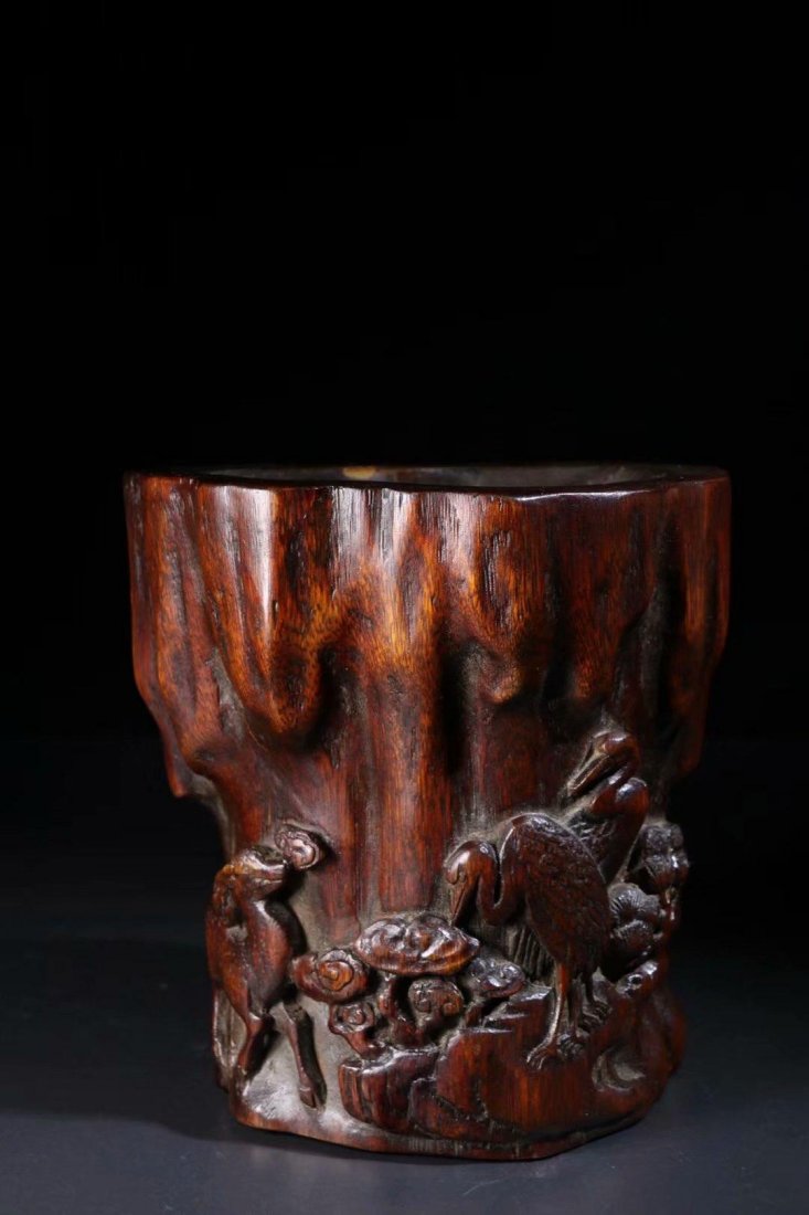 Chinese Qing Dynasty agarwood woodcarving pen holder (1 of 9)