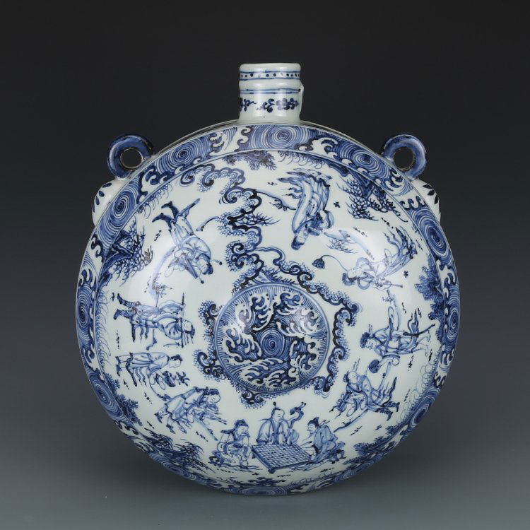 Qing Dynasty blue and white porcelain vase: Dimensions; height 40 cm(15.7 in) caliber 5.5 cm(2.1 in) belly 19 cm(7.4 in) bottom diameter 34.5cm(13.5 in)