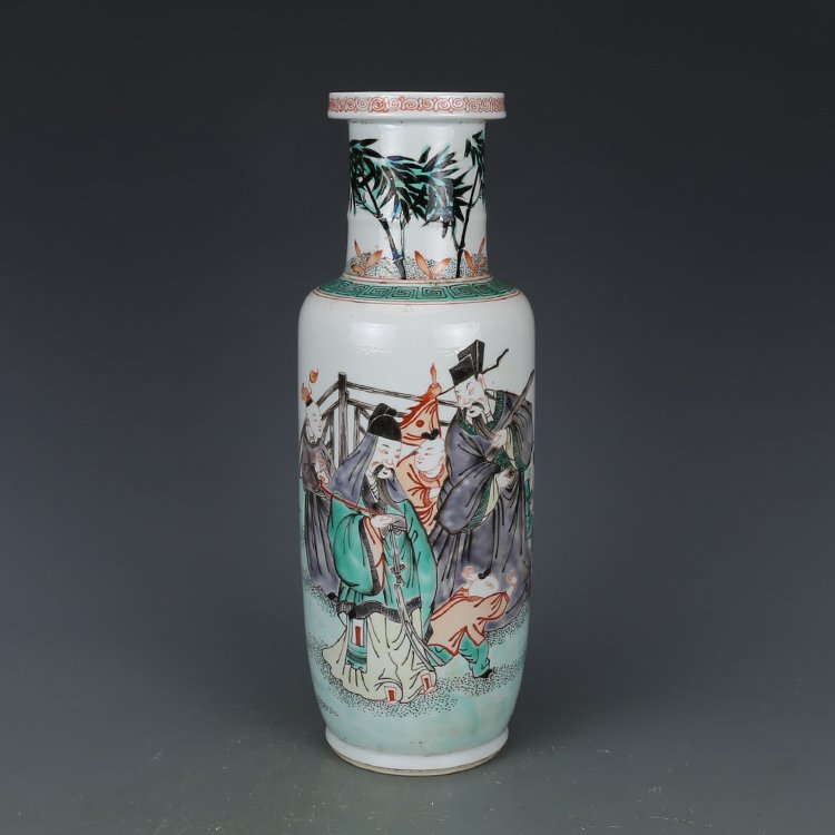 Famille Rose Porcelain Vase with Mark: Dimensions: high; 30 cm(11.8 in) caliber; 8 cm(3.1 in) belly; 11 cm(4.3 in) bottom diameter; 8.5 cm(3.2 in)