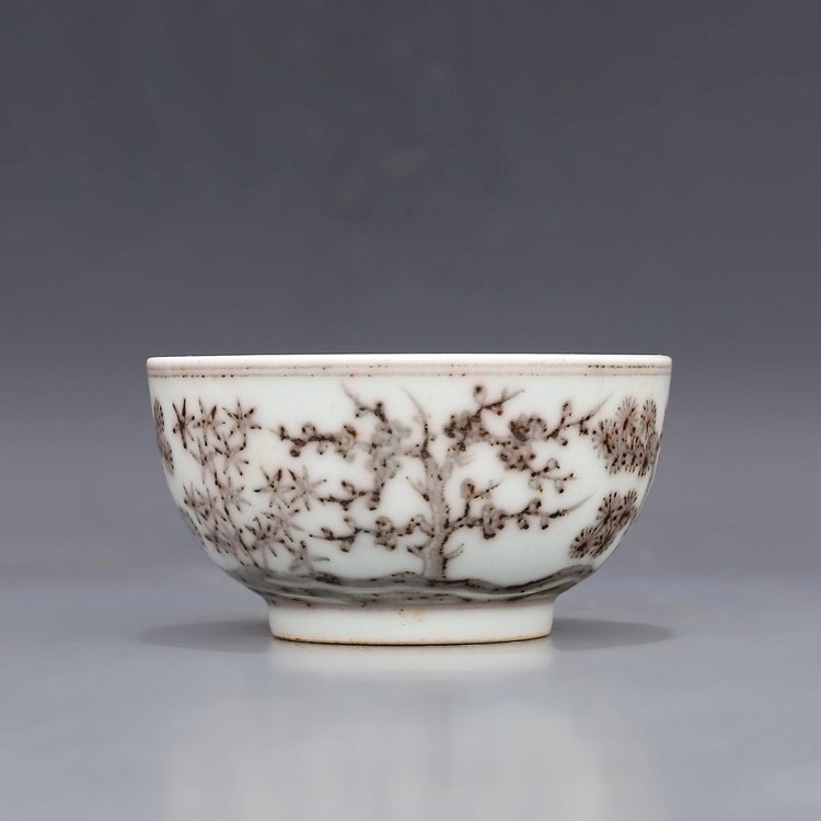 Ming Dynasty glaze red hand cup (1 of 10)