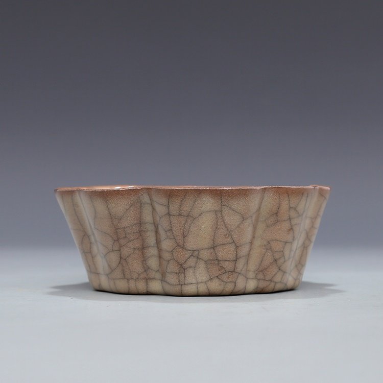 Song Dynasty gold silk black line pen wash (1 of 5)