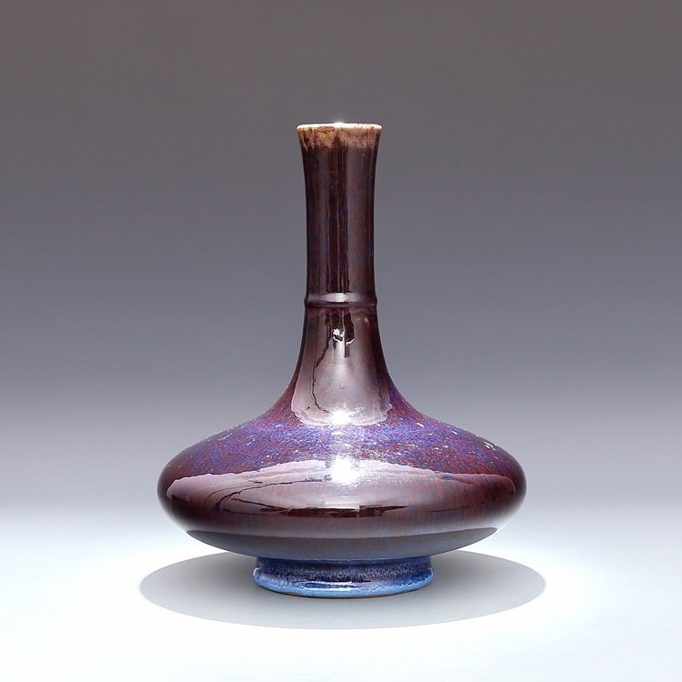 Qing Dynasty rose red flat belly bottle (1 of 9)