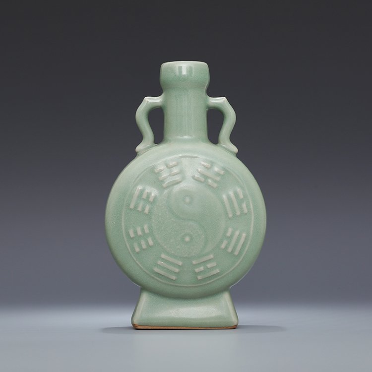Song Dynasty Meiziqing binaural flat bottle (1 of 8)
