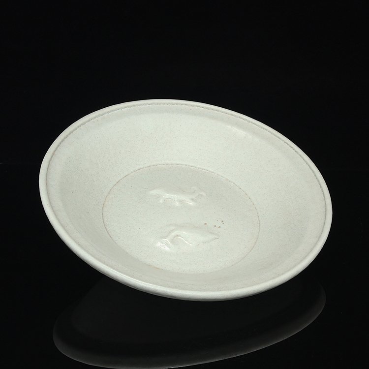 Song Dynasty green glazed double fish pattern plate (1 of 6)