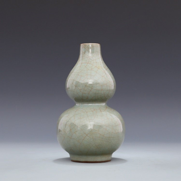 Song Dynasty green glaze gourd bottle (1 of 6)