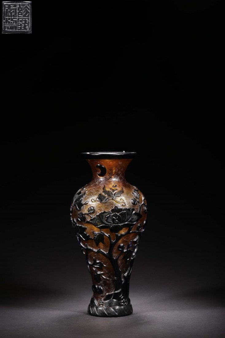 Republic of China double-glazed sprinkling gold bottle (1 of 9)