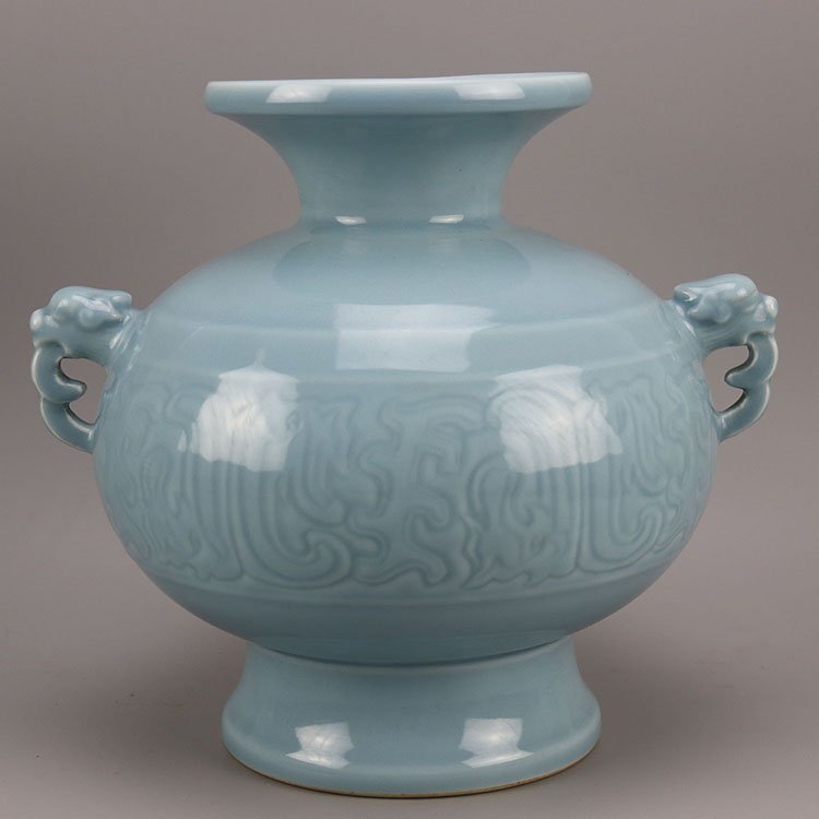 Qing Dynasty blue glaze two ear bottles (1 of 7)
