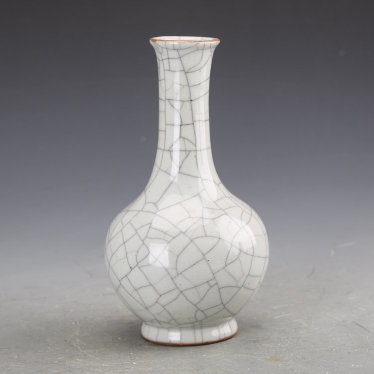 Longquan kiln porcelain bottle (1 of 4)