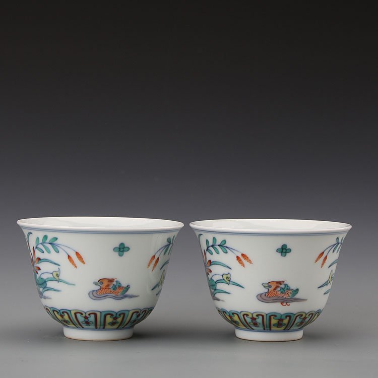 A pair of Qing Dynasty mandarin duck pattern teacups (1 of 9)