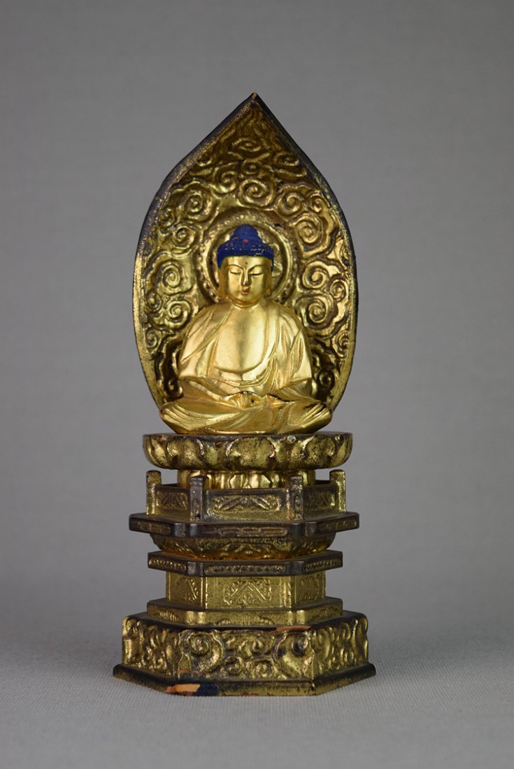 Lacquer woodcarving Buddha statue (1 of 7)