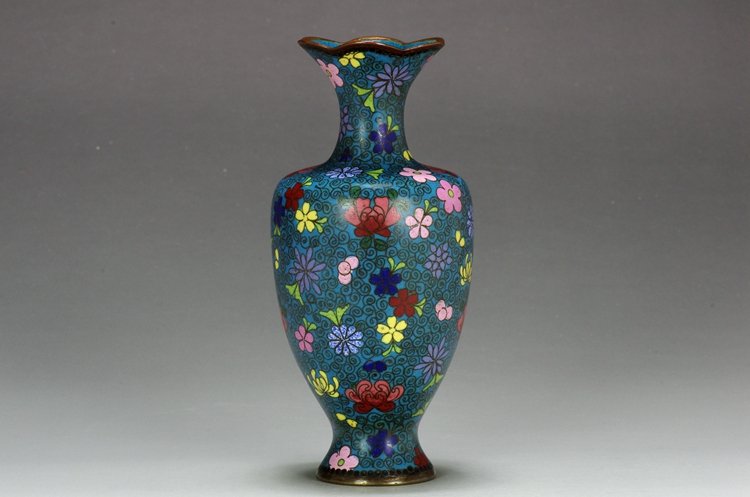 Jingtai Blue Vase in Meiji Period: Jingtai Blue Vase in Meiji Period Size: 15.5CM（6.10 in） high, 7.2CM（2.83 in） diameter, 195g weight