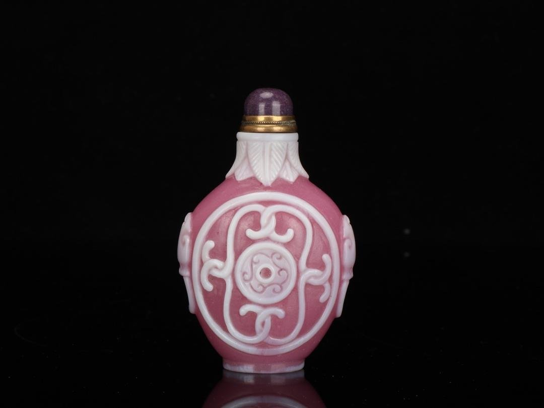 Beautiful snuff bottles in the Qing Dynasty (1 of 9)