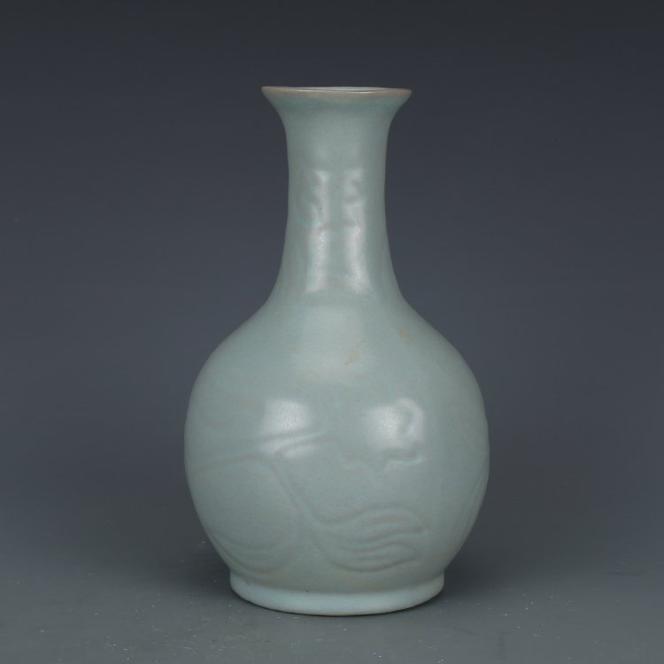 Song dynasty glaze bottle (1 of 6)