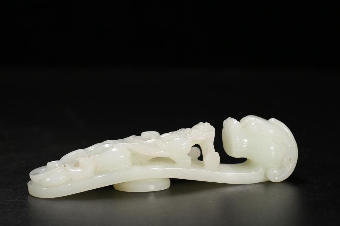 Large Chinese Hetian jade Belt Hook (1 of 9)