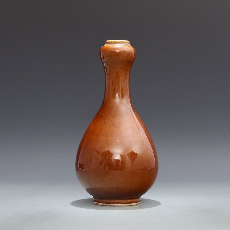 Qing Dynasty Tea Glaze Porcelain Bottle: Qing Dynasty Tea Glaze Porcelain Bottle Size: Height 26.00CM（10.23 in）, caliber 3.40CM（1.33 in）, belly diameter 12.50CM（4.91 in）, bottom diameter 7.50CMʌ