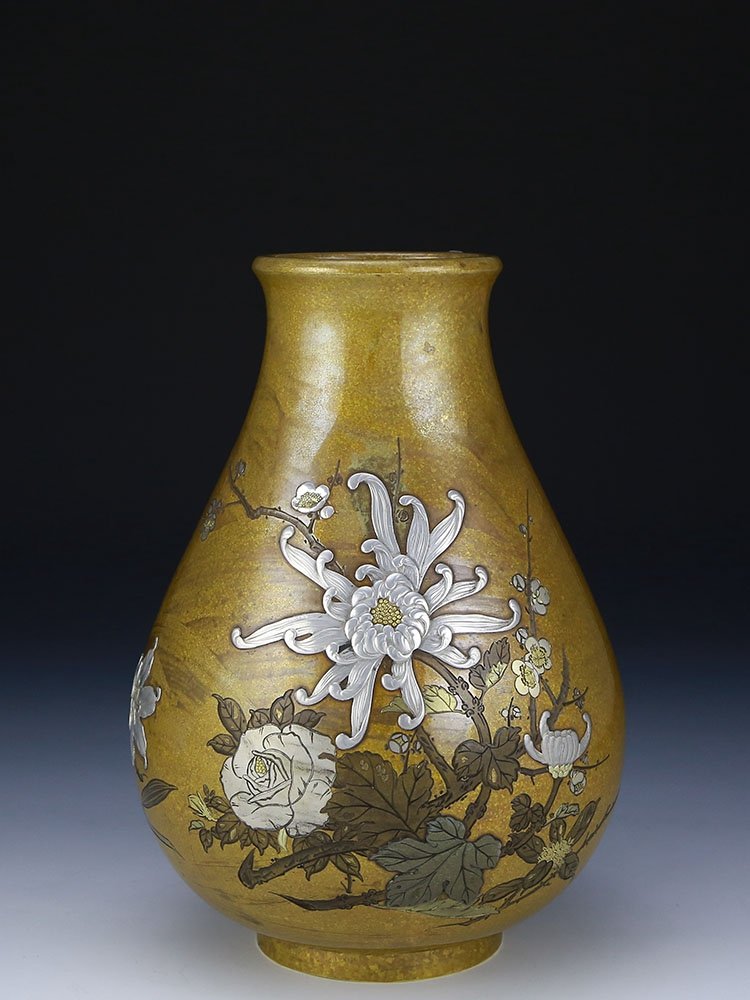 Japanese Meiji Mixed Metals Bronze Vase: Japanese gold and silver inlaid red copper inlaid vase Place of Origin:Japan Material: Pure Copper Metalworking: Guangming Process: Slice carving, gold and silver inlay, red copper inlay <
