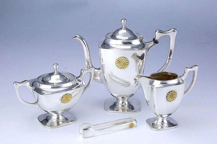 Japan royal sterling silver teapot tea set 5 piece set: Japanese royal sterling silver teapot tea set 5 piece set Place of Origin:Japan Time Style: Meiji Period marker:sterling 950 Material: Sterling Silver Process: Handmade sterl