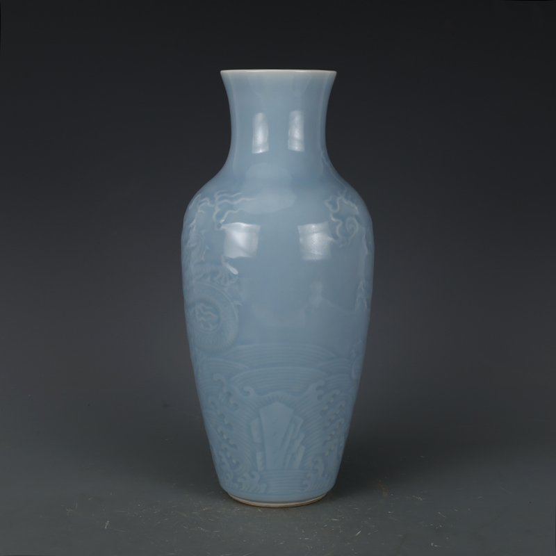 Qing Dynasty Blue Glazed Dragon-pattern Guanyin Bottle (1 of 6)