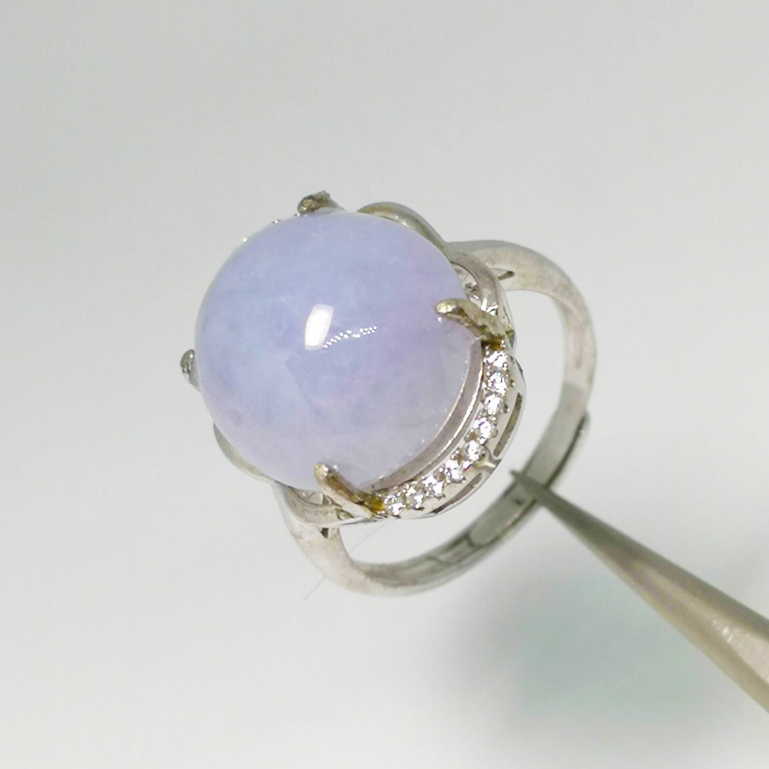 A Fine Natural Untreated Burmese Lavender Jadeite Ring (1 of 2)