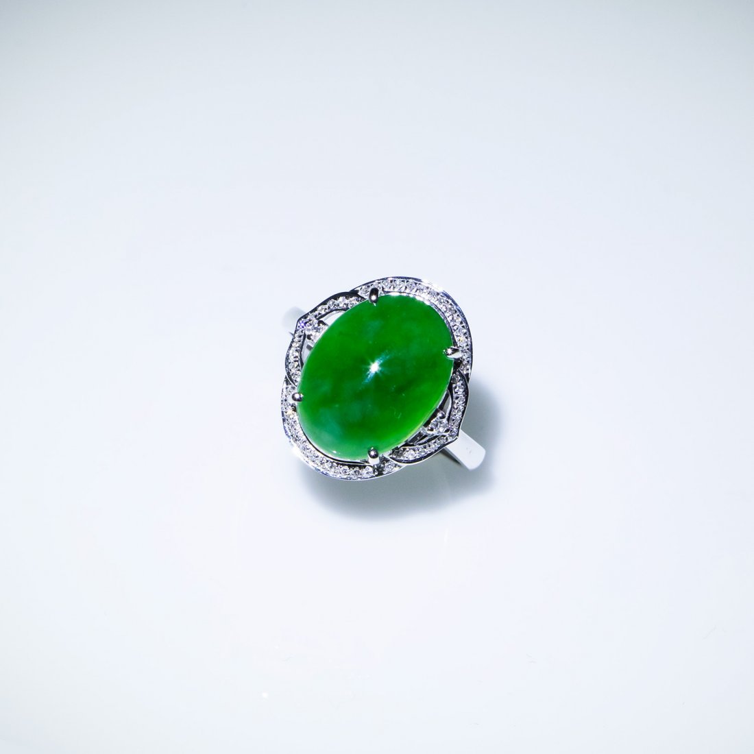 18K Gold Untreated Burma Emerald-green Jadeite Ring (1 of 1)
